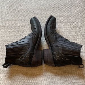Liberty Black Henrietta - bootie size 9